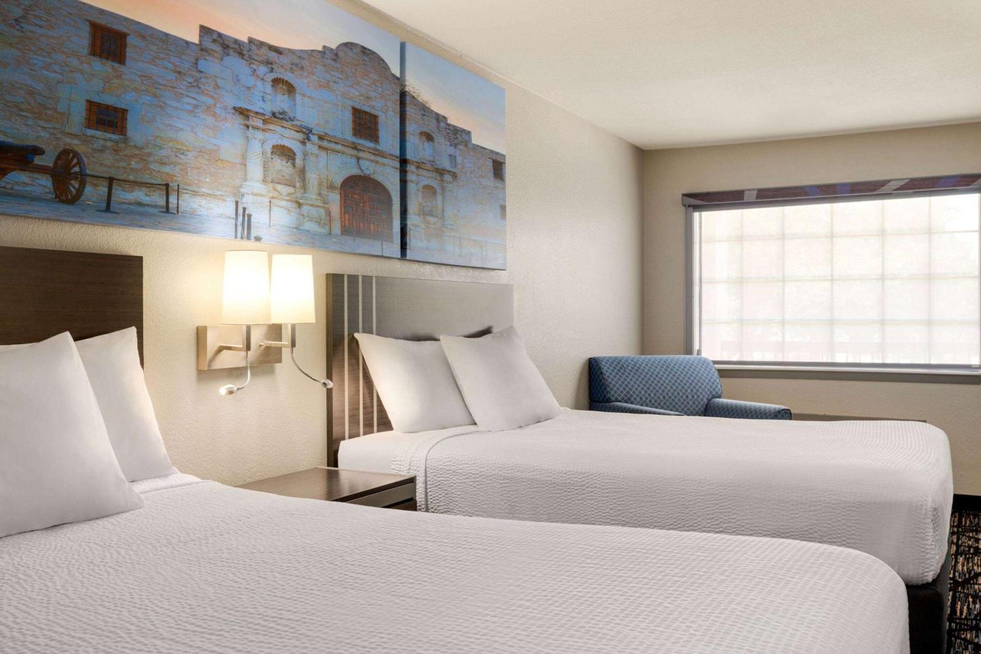 Days Inn By Wyndham San Antonio Near Fiesta Park Eksteriør bilde