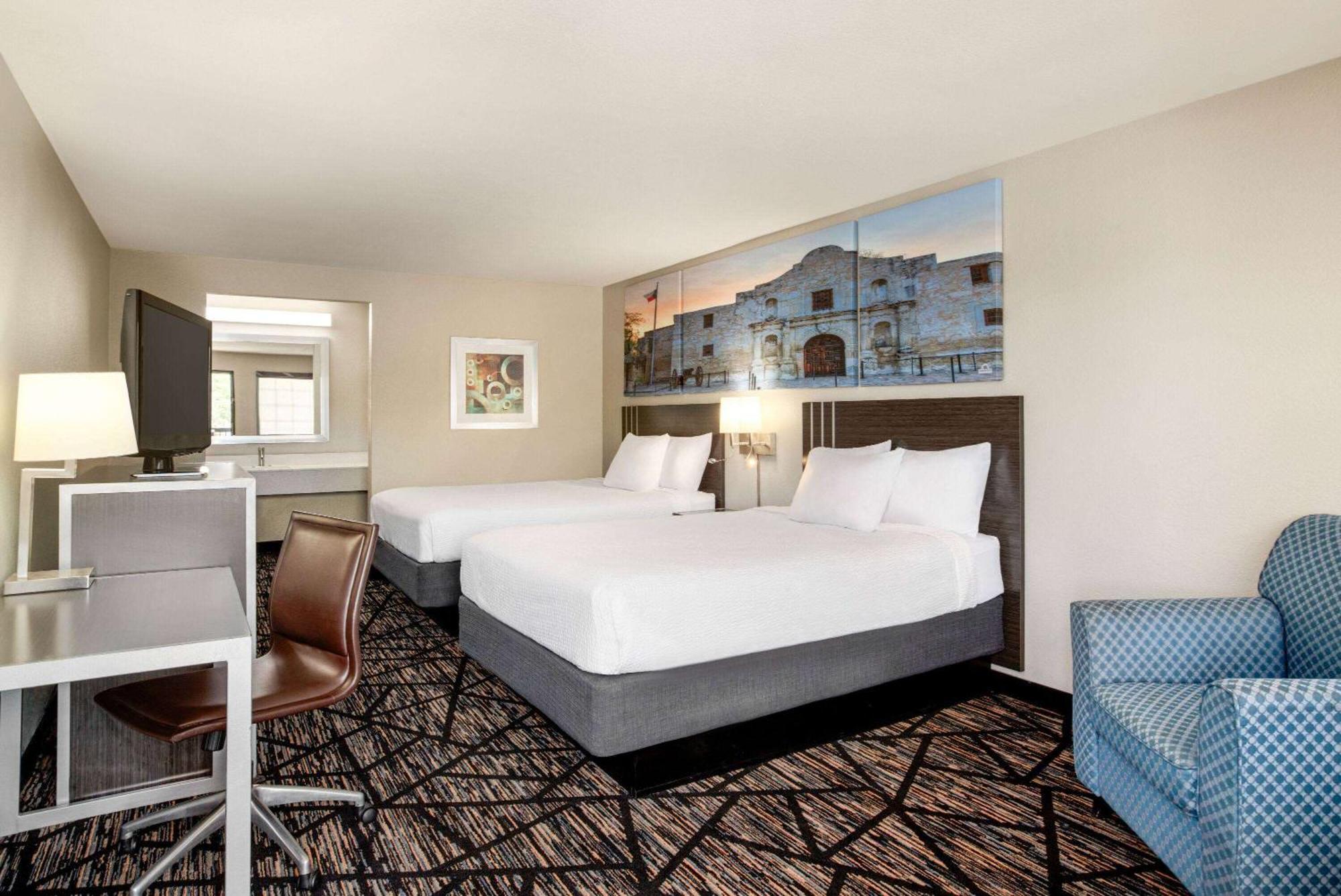 Days Inn By Wyndham San Antonio Near Fiesta Park Eksteriør bilde